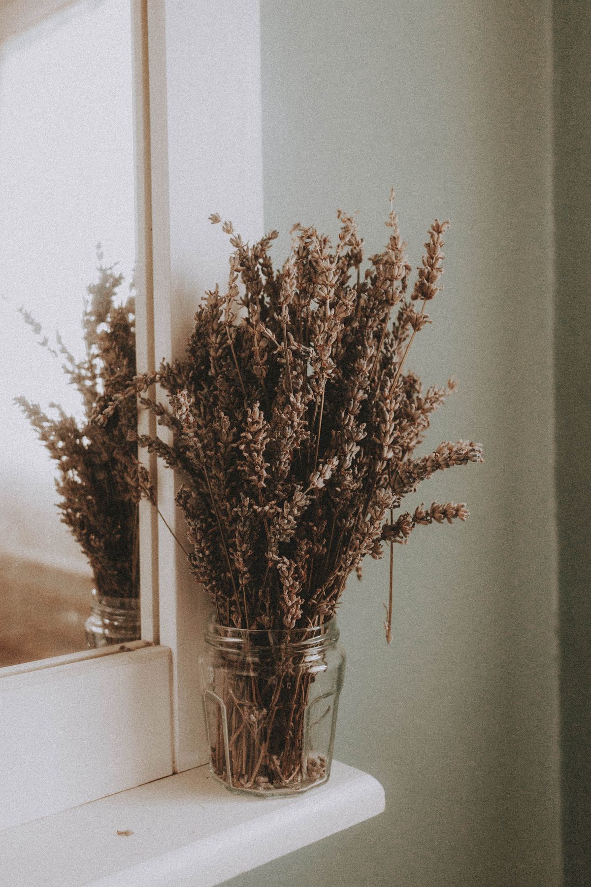 Glass jar with dried lavender